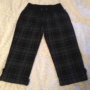 Black and Gray elastic plaid capris